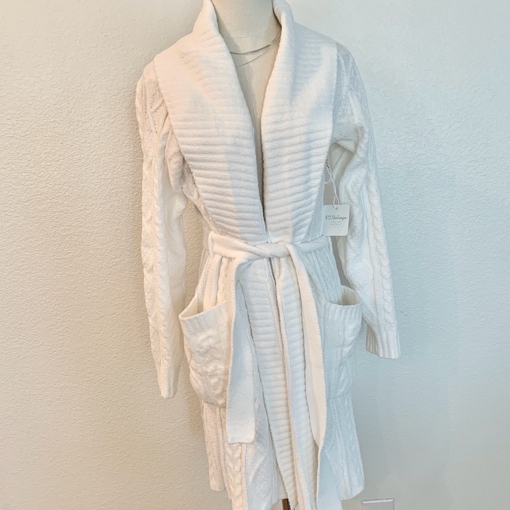 ๐ PJ Salvage White Chenille Cable Knit Sweater Short Robe - Picture 6 of 14